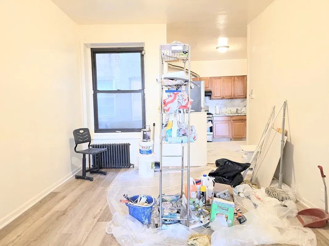 W 17th St #3 - Photo 4 of 8