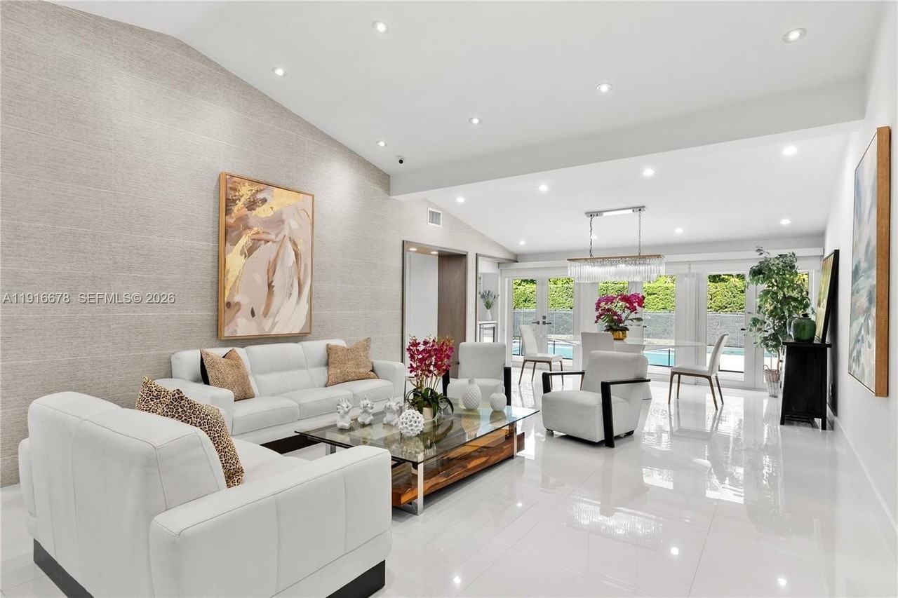 1021 Matanzas Ave - Photo 4 of 15