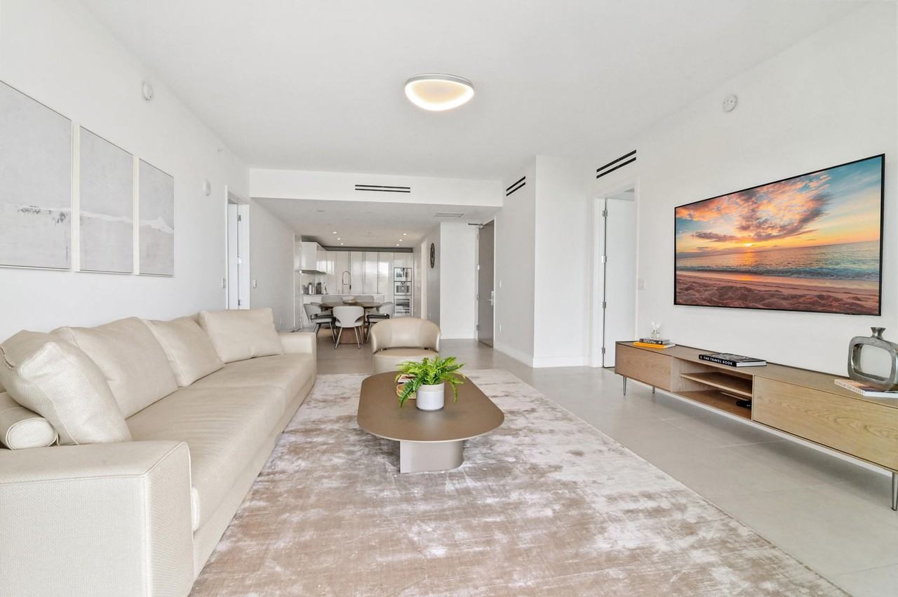 10203 Collins Ave #305 - Photo 6 of 8