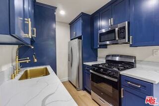 847 15th St #3 - Photo 3 of 8