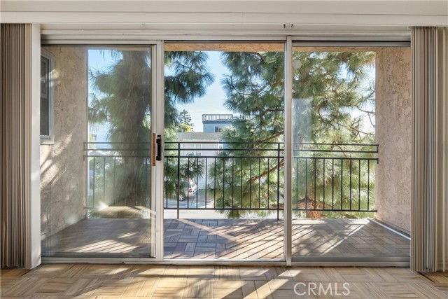 600 Monterey Blvd #5 - Photo 3 of 8