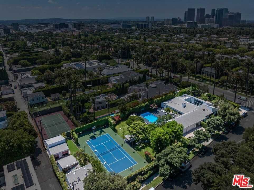 624 N Beverly Dr - Photo 2 of 2