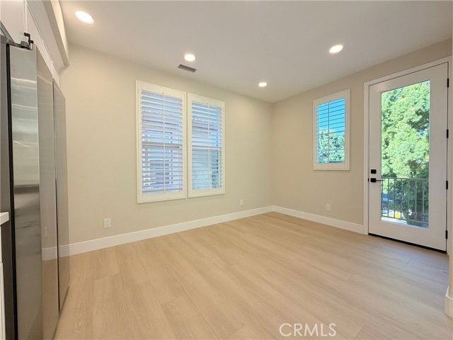 302 Tall Oak - Photo 2 of 8