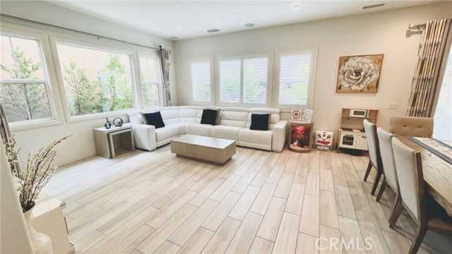 358 Pinnacle Dr - Photo 6 of 8