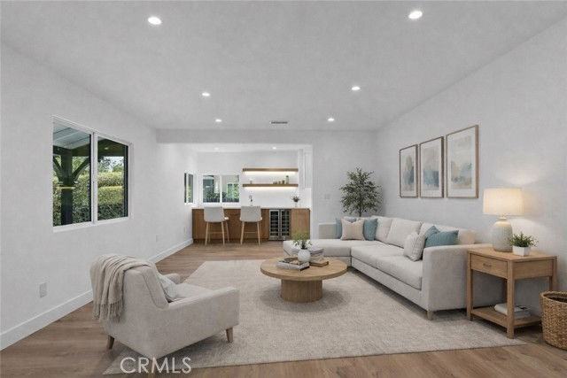 5730 Stansbury Ave - Photo 4 of 8