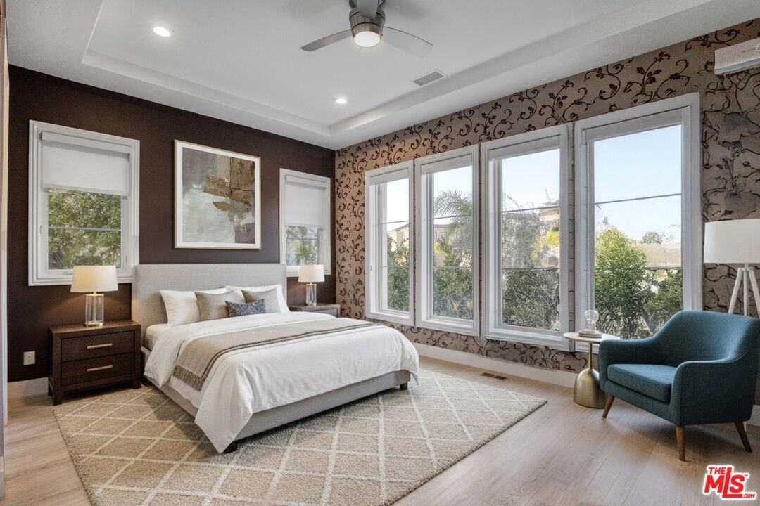 20124 Piccadilly Ln - Photo 2 of 8