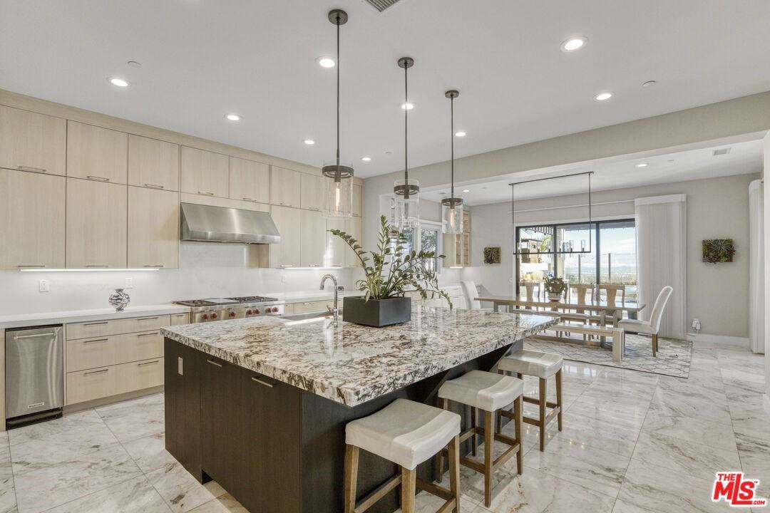 20124 Piccadilly Ln - Photo 3 of 8