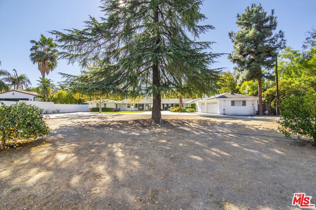 22960 Erwin St - Photo 5 of 5