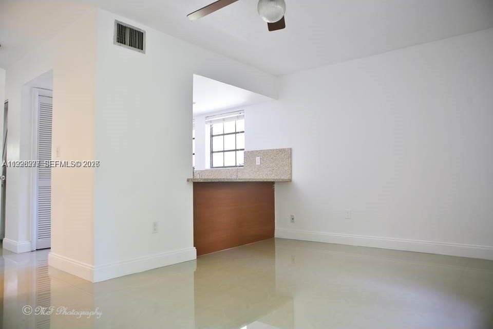 1990 Brickell Ave #O - Photo 7 of 36