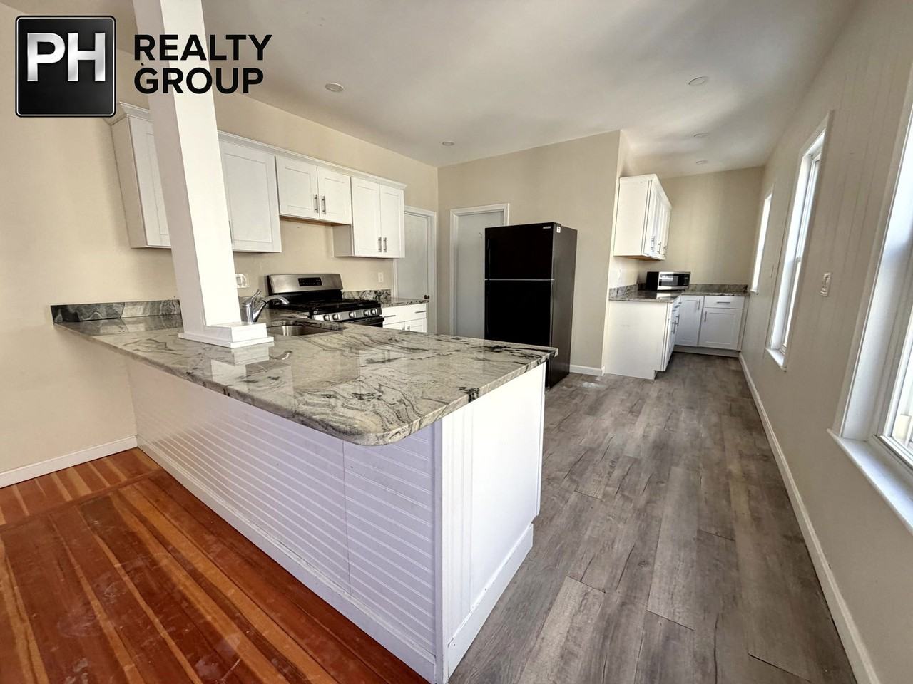 21 Oakland Ave #2 - Photo 3 of 8