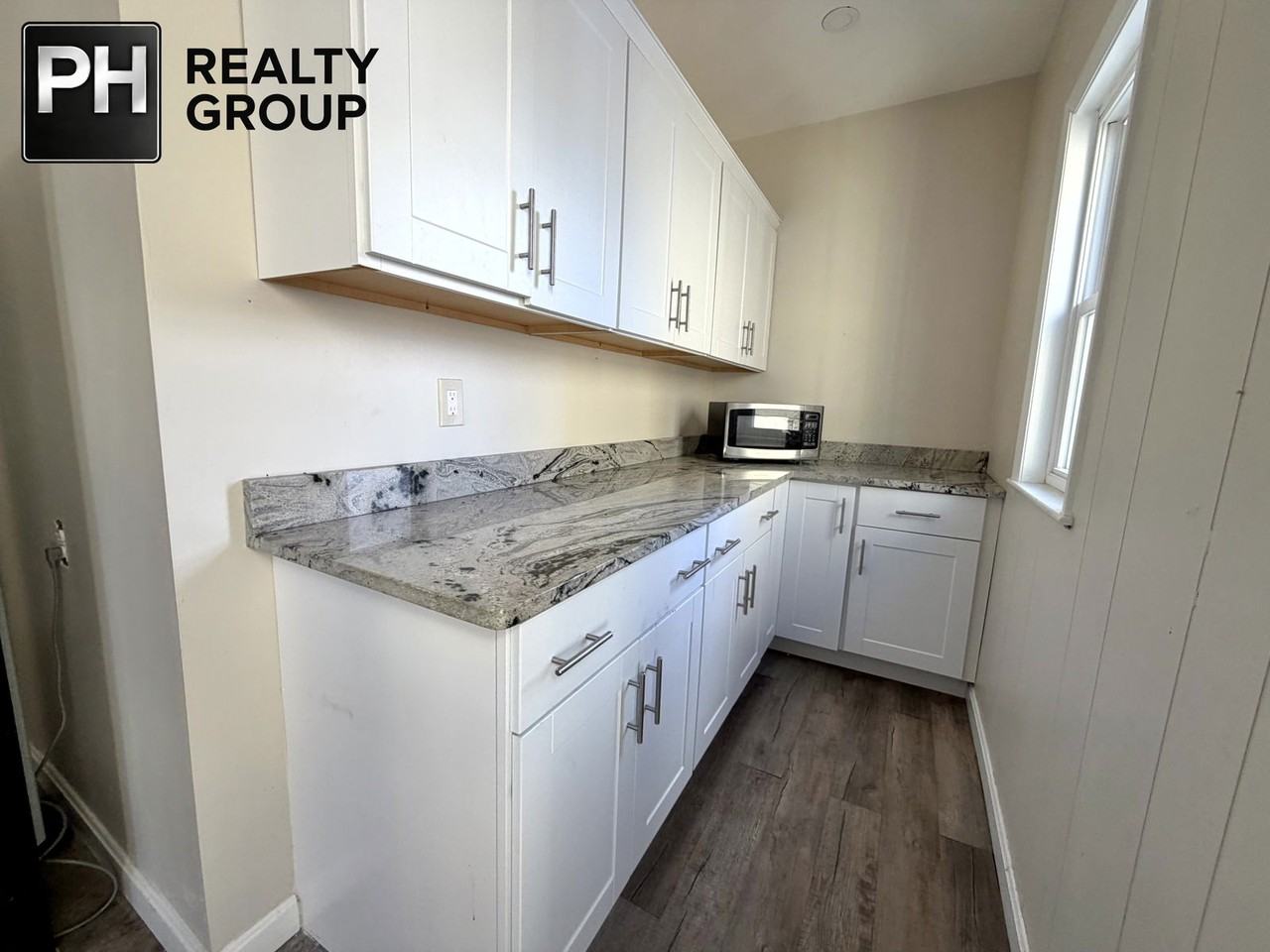 21 Oakland Ave #2 - Photo 7 of 8