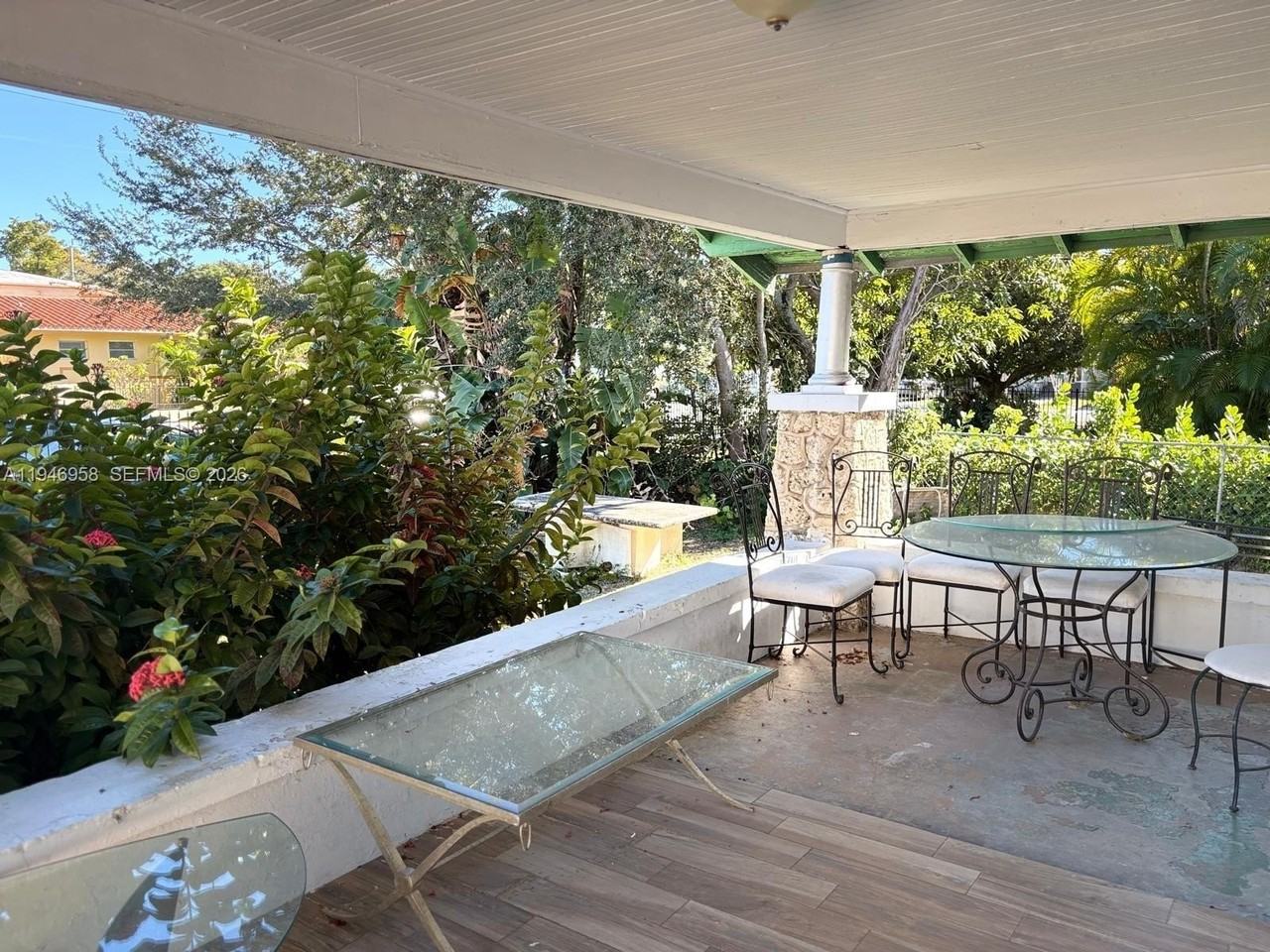 1244 Sw 13th Ct #1 - Photo 2 of 10