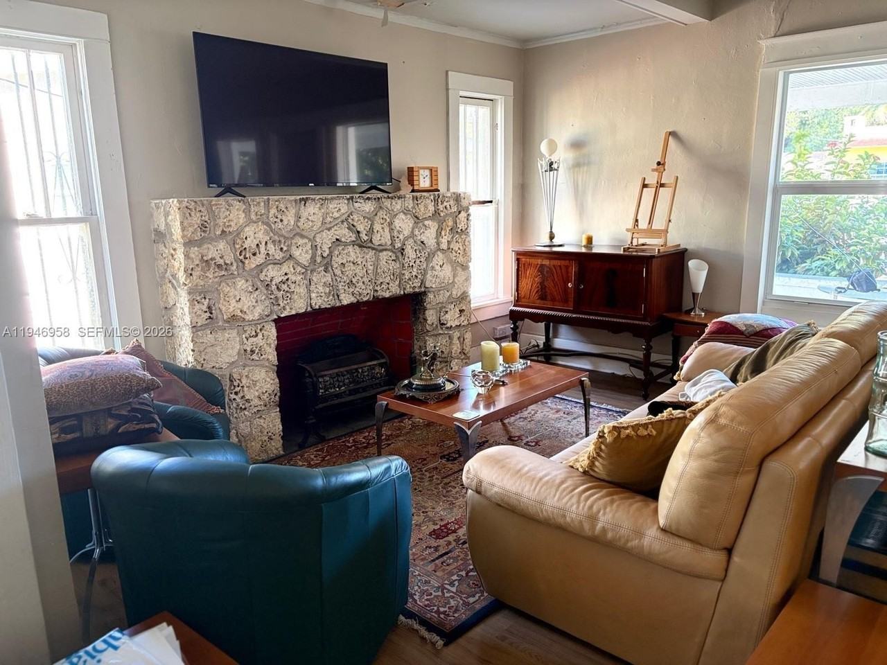 1244 Sw 13th Ct #1 - Photo 3 of 10