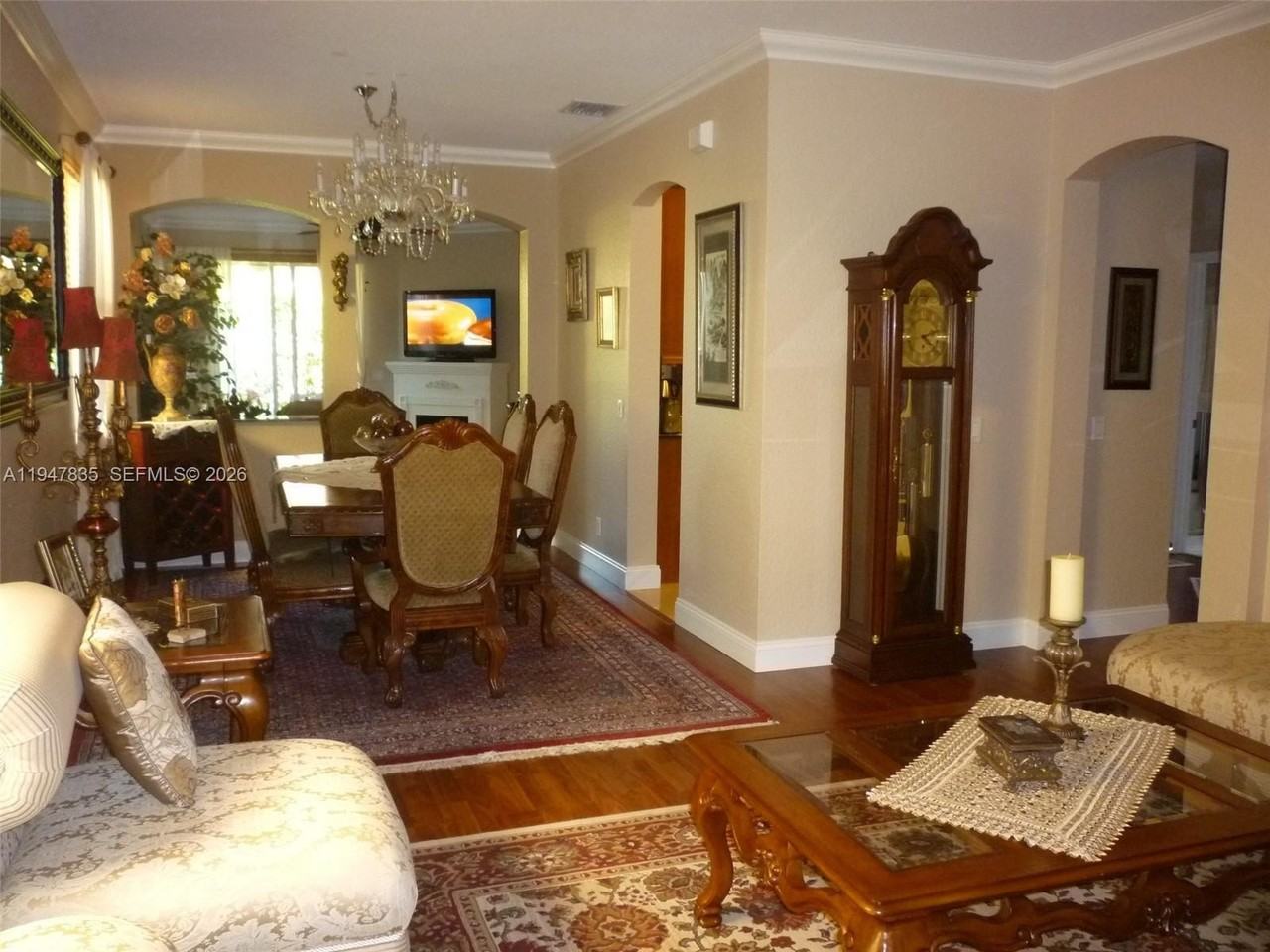 644 Conservation Dr - Photo 2 of 24