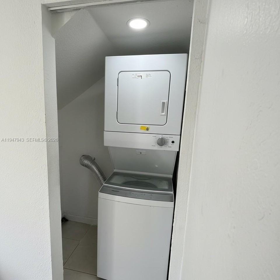 415 Nw 84th St #415 - Photo 3 of 14