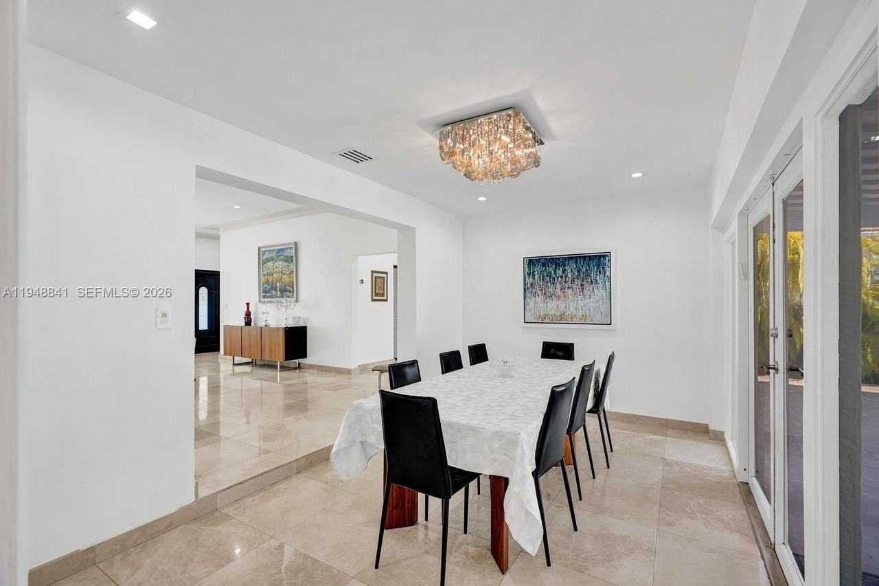 3757 Prairie Ave - Photo 6 of 19