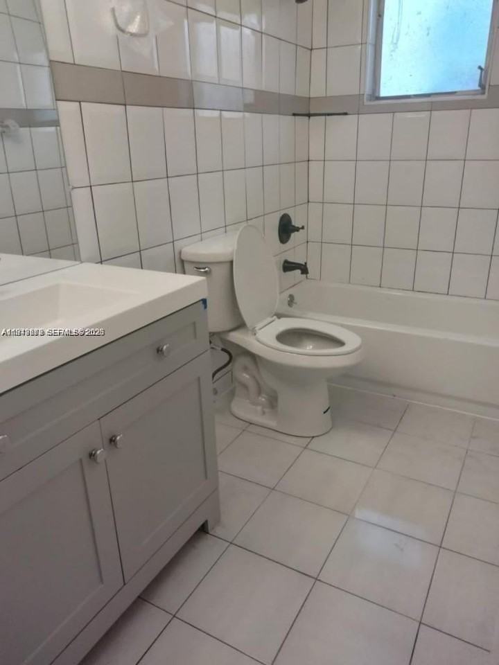 7006 Nw 78th Ave #1-2 - Photo 2 of 4