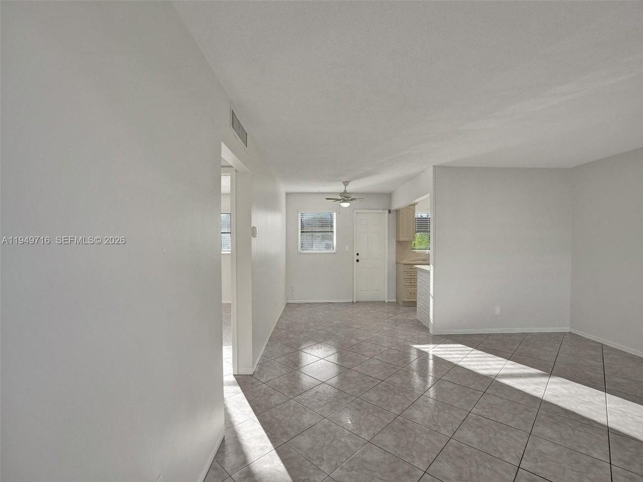 5112 Hollywood Blvd #7 - Photo 6 of 29