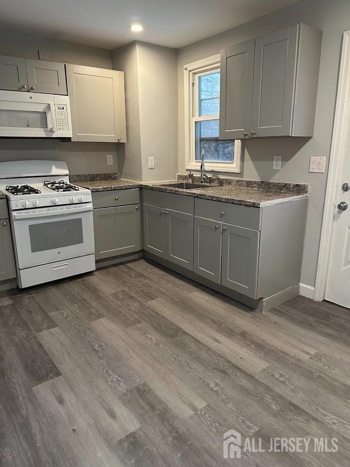 690 State St - Photo 3 of 10