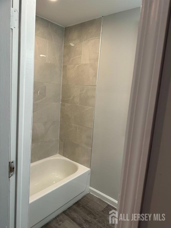 690 State St - Photo 4 of 10