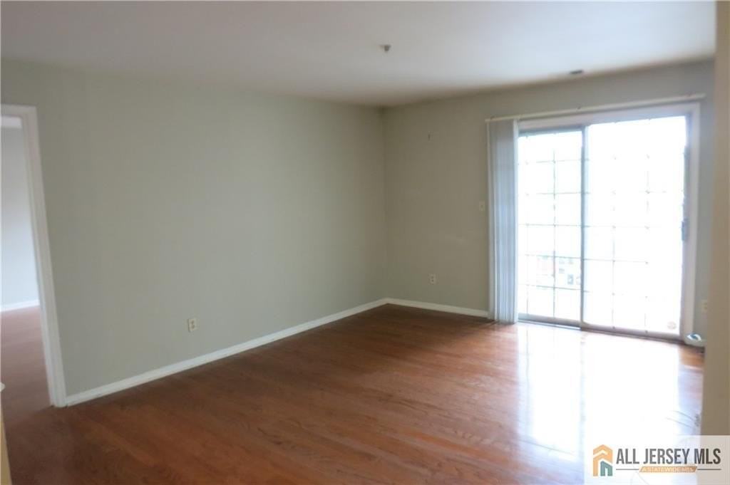 1123 Waterford Dr - Photo 6 of 10