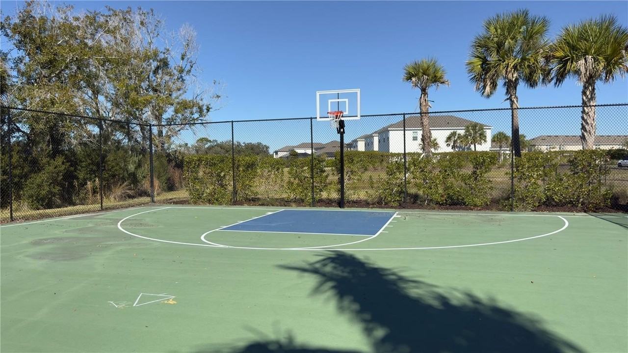 15285 Shady Palms Ln - Photo 3 of 29