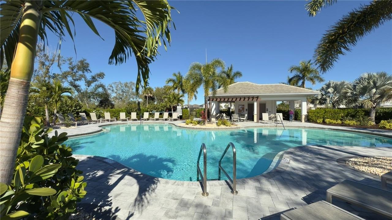 15285 Shady Palms Ln - Photo 5 of 29