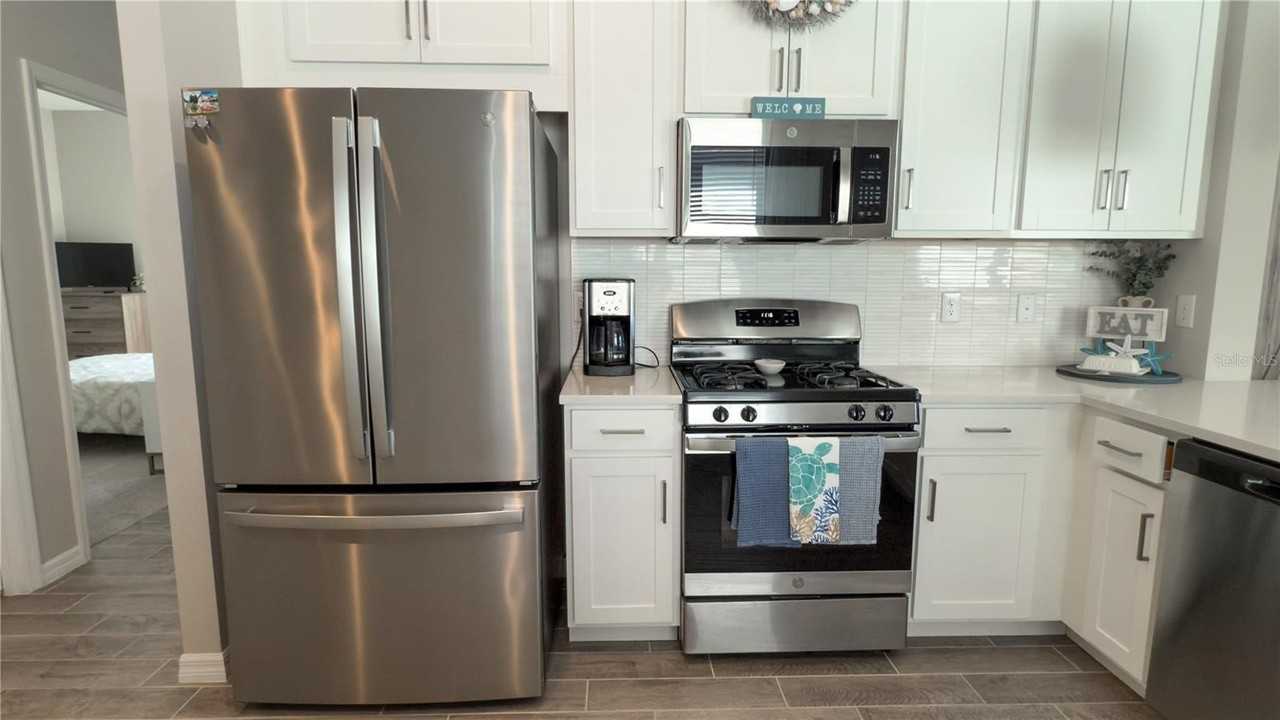 15285 Shady Palms Ln - Photo 6 of 29