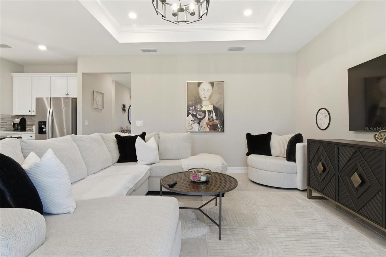 2261 Gabel Oak Dr - Photo 5 of 41