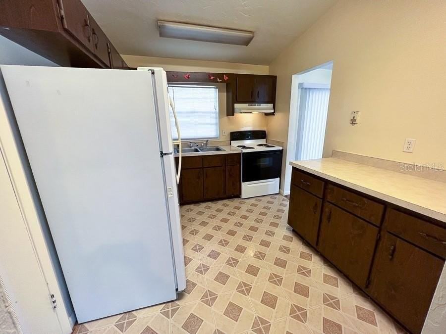 5210 Nw 24th Pl - Photo 7 of 24