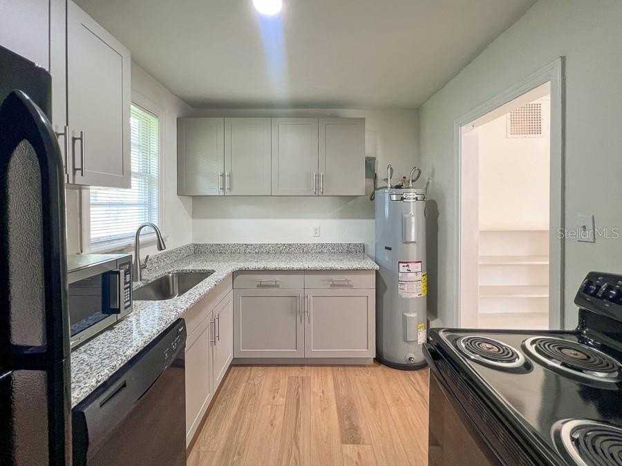 1124 Nw 4th Ave - Photo 5 of 16