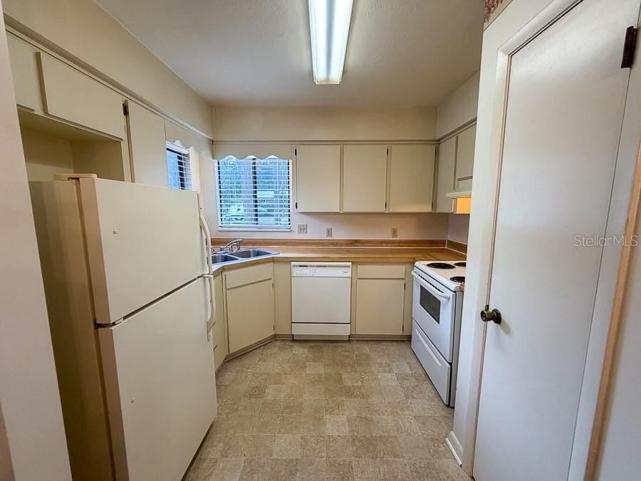 4190 Nw 85th Pl - Photo 2 of 28