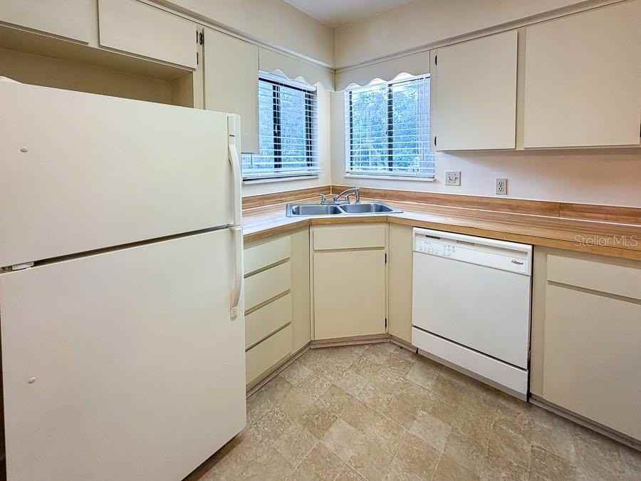 4190 Nw 85th Pl - Photo 3 of 28