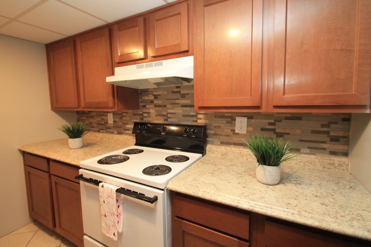 7168 BAPTIST ROADAPT 201 #201 - Photo 3 of 7