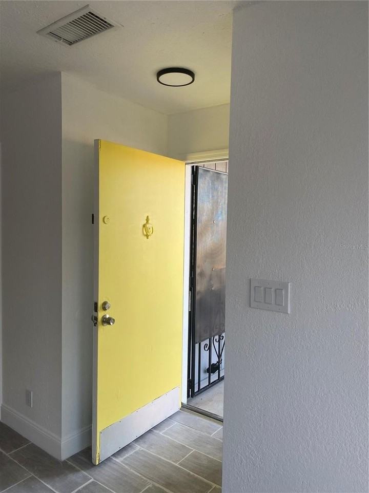 2526 Lemon Tree Ln #L - Photo 3 of 16