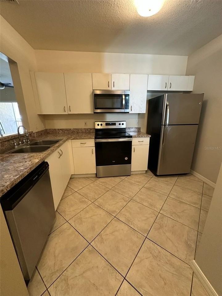 521 Villa Del Sol Cir #203 - Photo 7 of 15