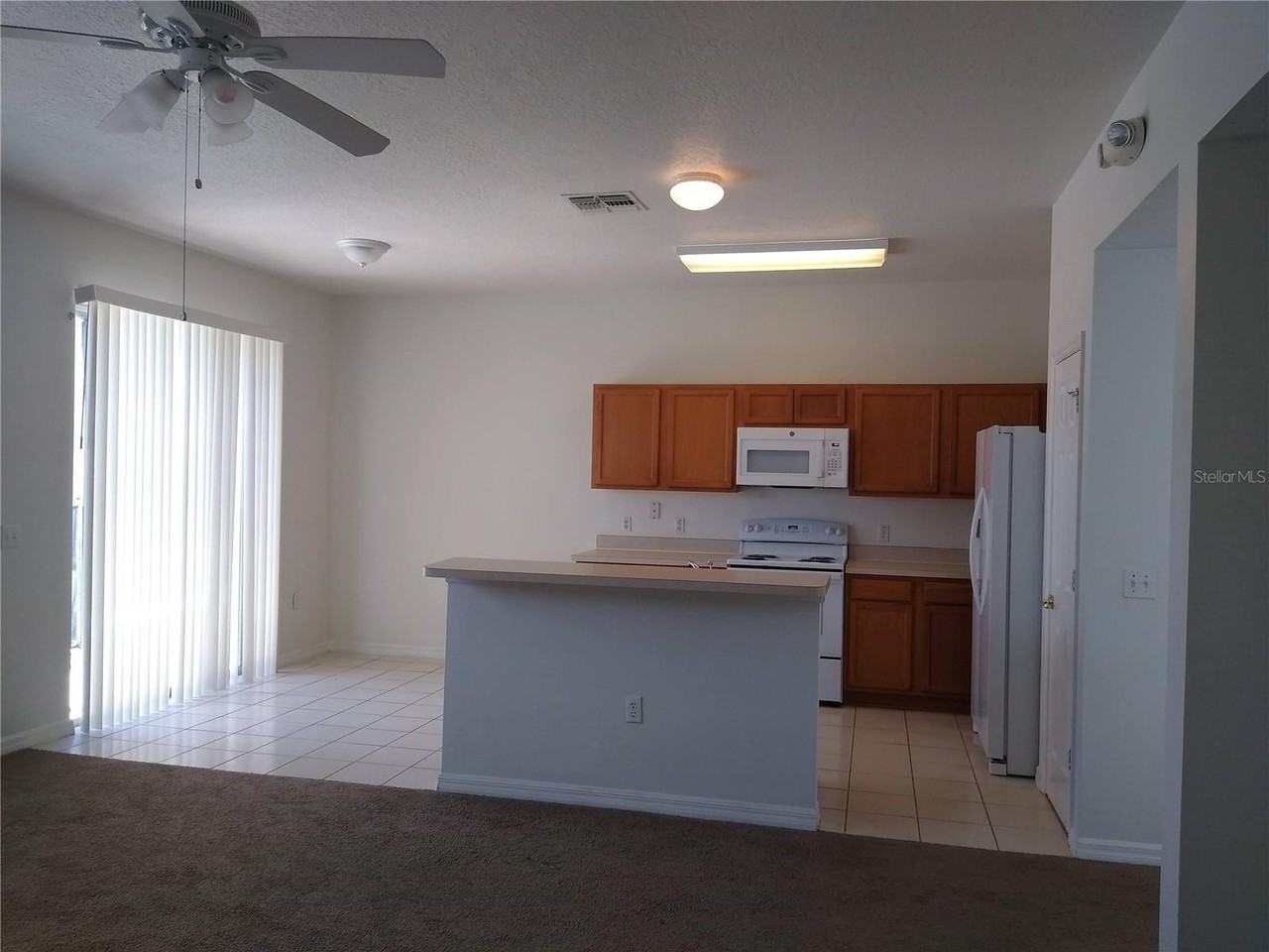 1077 Berkeley Dr - Photo 3 of 23