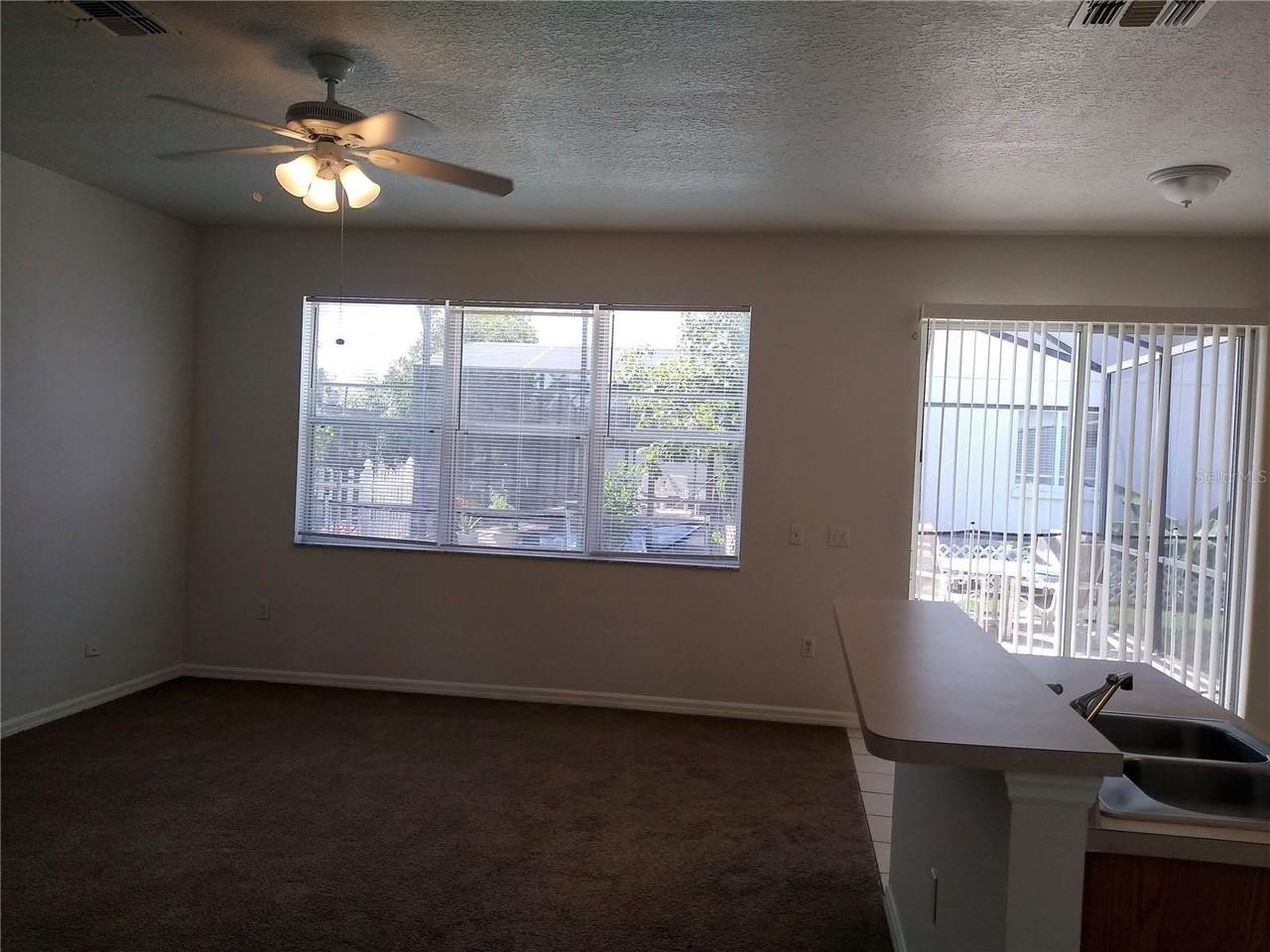 1077 Berkeley Dr - Photo 6 of 23