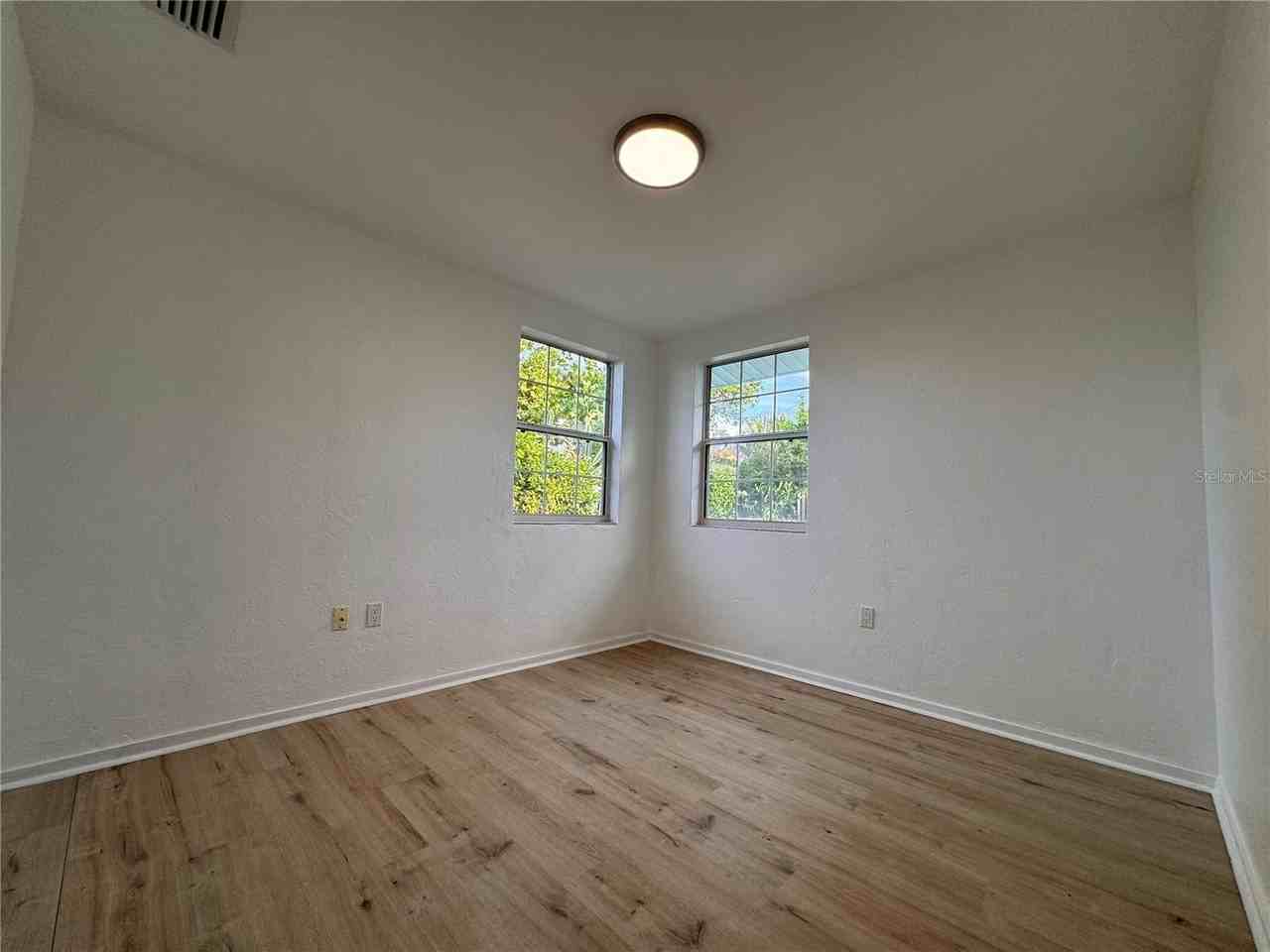 34 Palm Dr - Photo 7 of 9