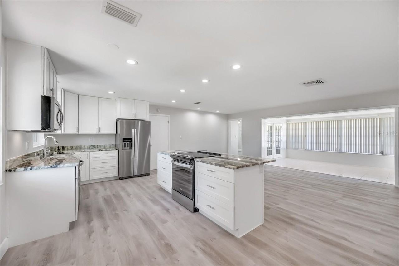 11211 60th Ave - Photo 6 of 23