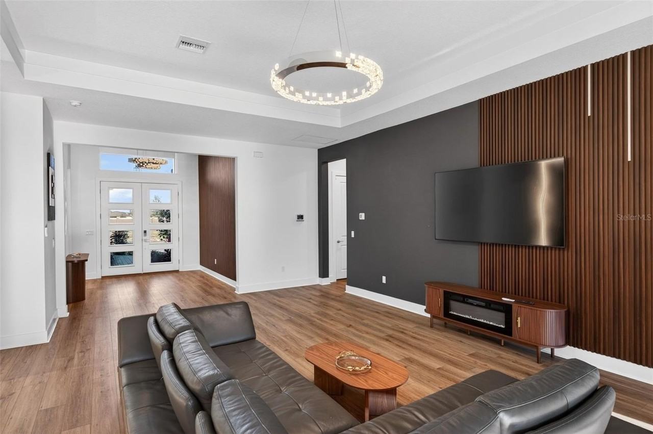 8225 Golden Beach Ct - Photo 7 of 37