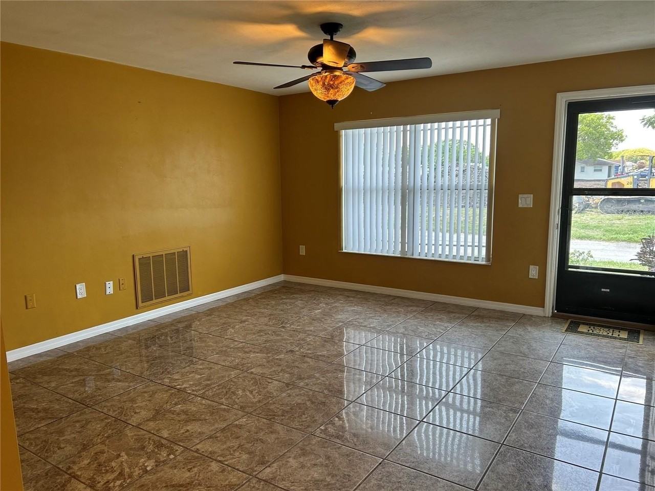 7621 Greybirch Ter - Photo 6 of 15