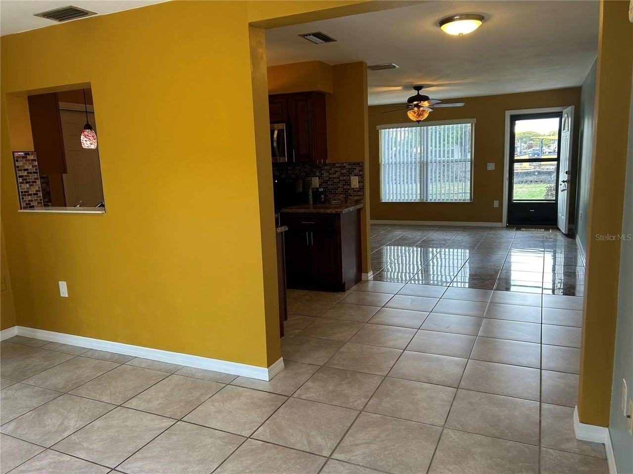 7621 Greybirch Ter - Photo 7 of 15