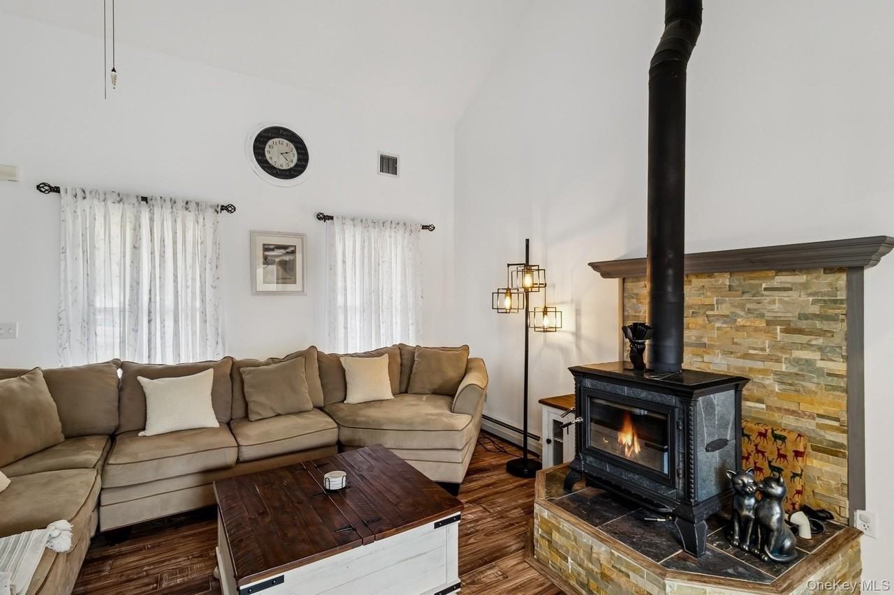 119 Vineyard Way - Photo 3 of 17