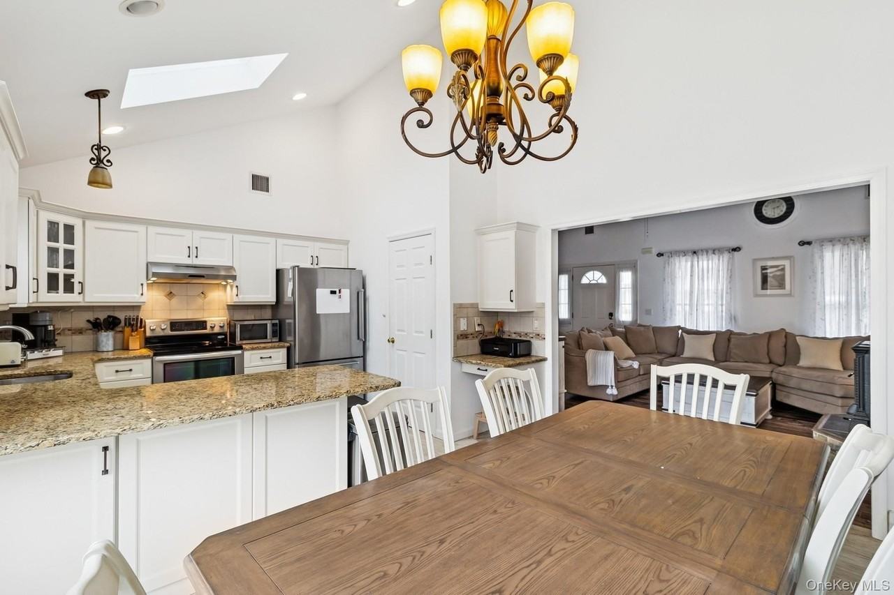 119 Vineyard Way - Photo 6 of 17