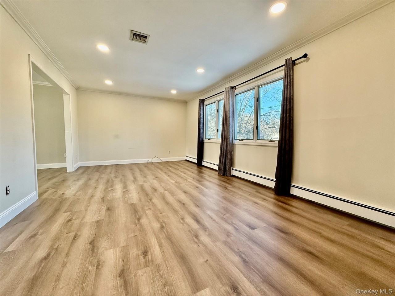 33 Pilgrim Dr - Photo 6 of 19