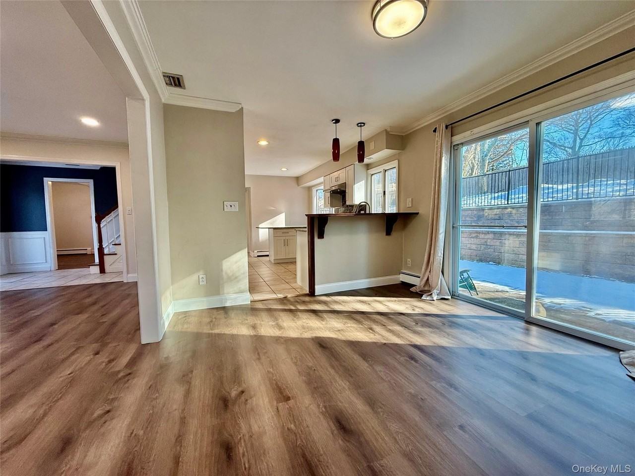 33 Pilgrim Dr - Photo 7 of 19