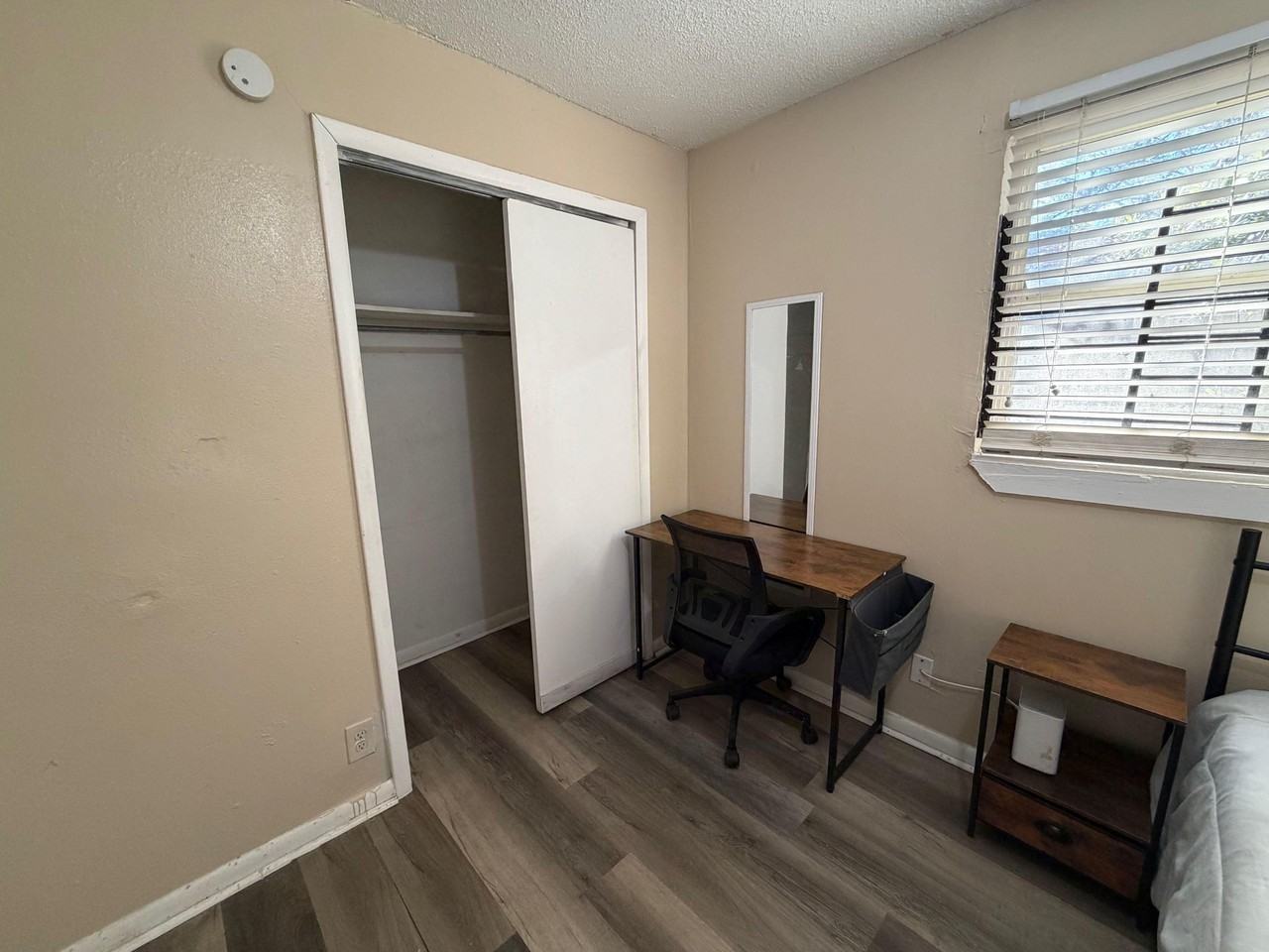 W 25th St - Photo 2 of 11