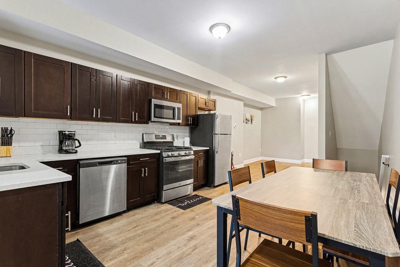 The Alameda - Photo 7 of 28