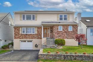 222 Gainsborg Ave E - Photo 1 of 1